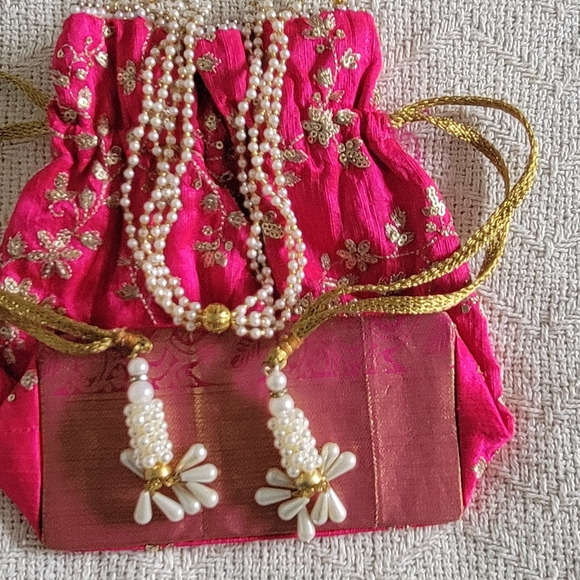 Multicolor Embroidered Women's Clutch Set - Picture 16 of 16